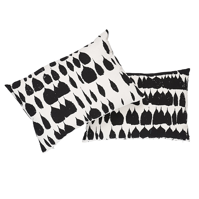 QUEEN OF SPAIN PILLOW Black