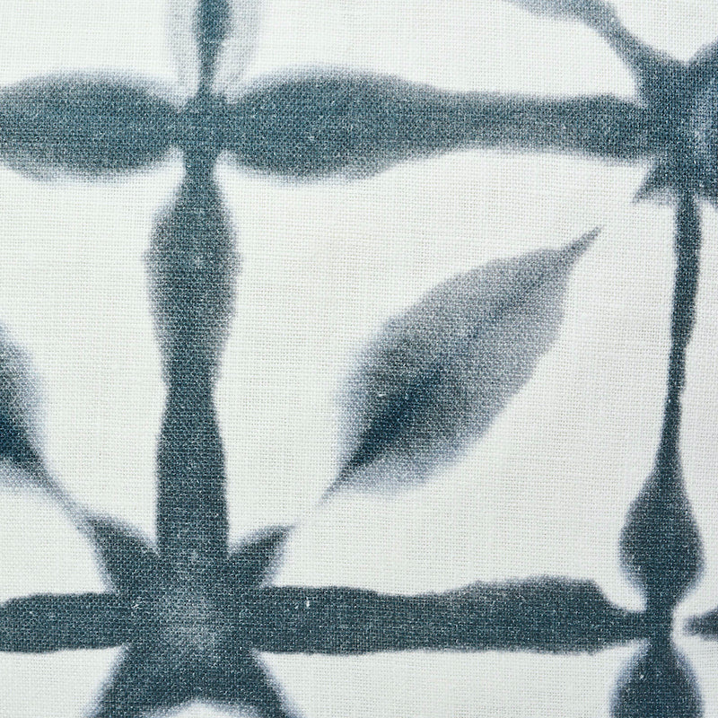 ANDROMEDA 18" PILLOW Indigo&White