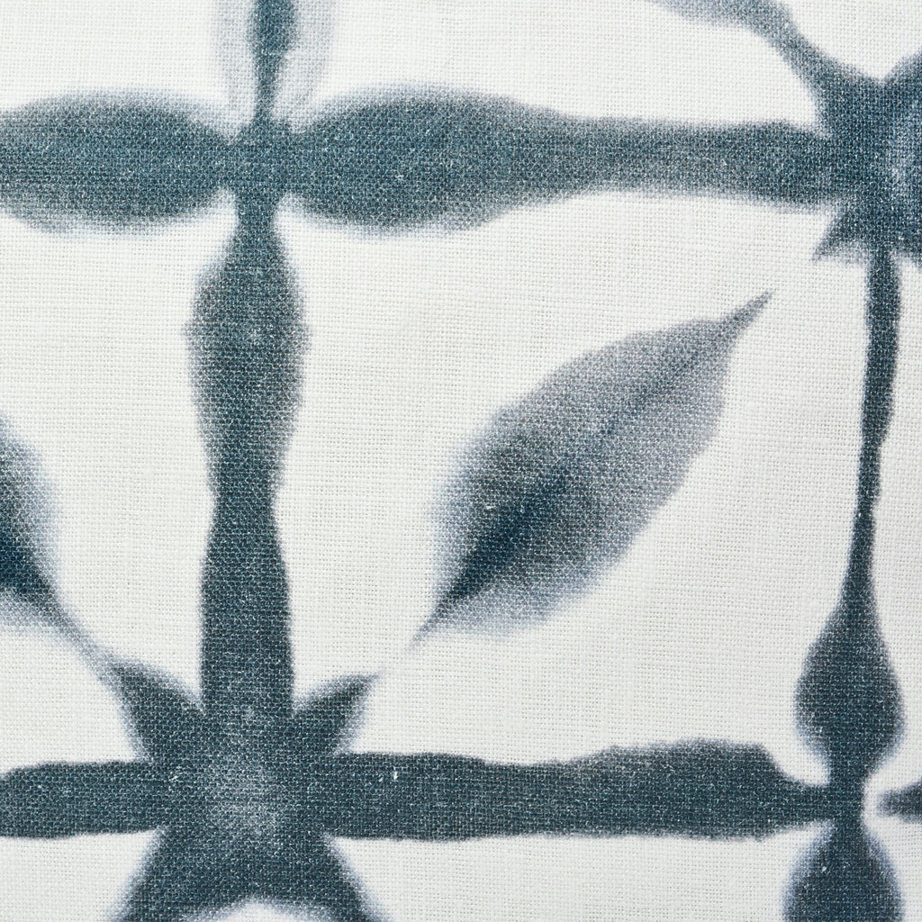 ANDROMEDA 20" PILLOW Indigo&White