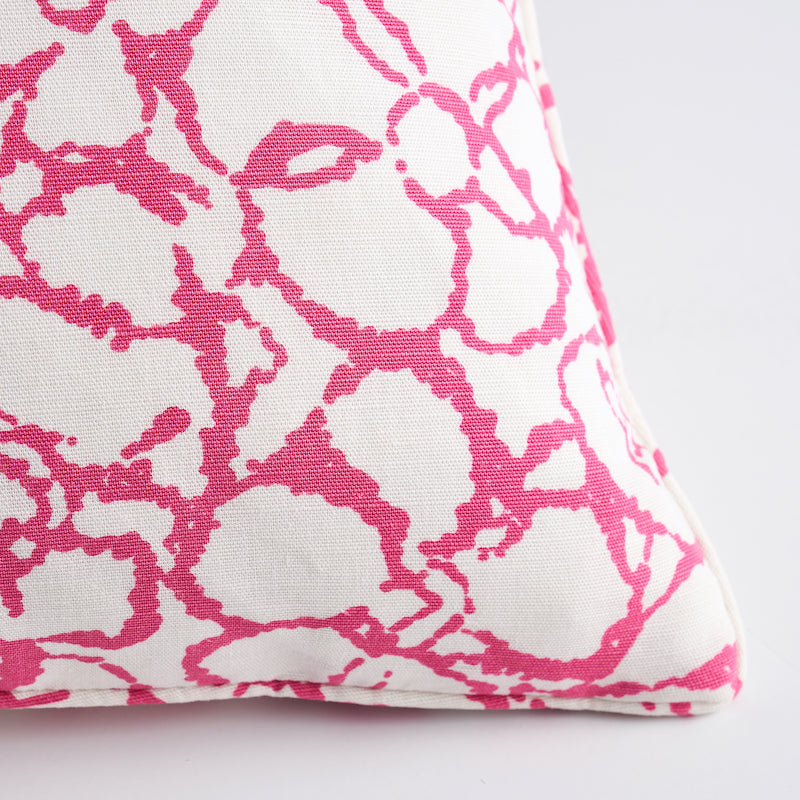 SIDONIE 22" PILLOW Magenta