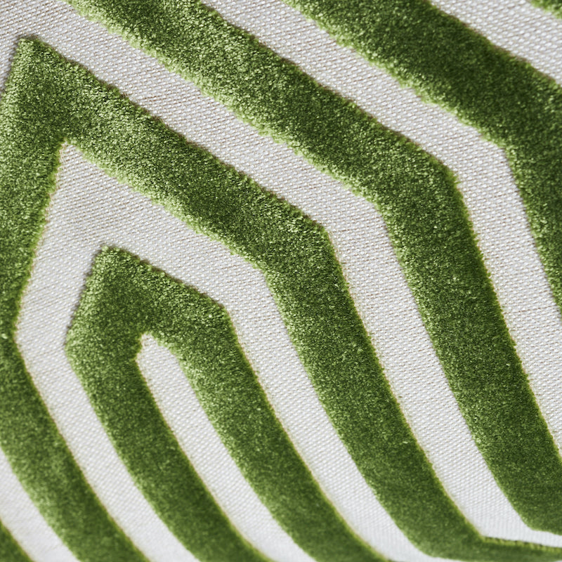 VANDERBILT VELVET 18" PILLOW Lettuce