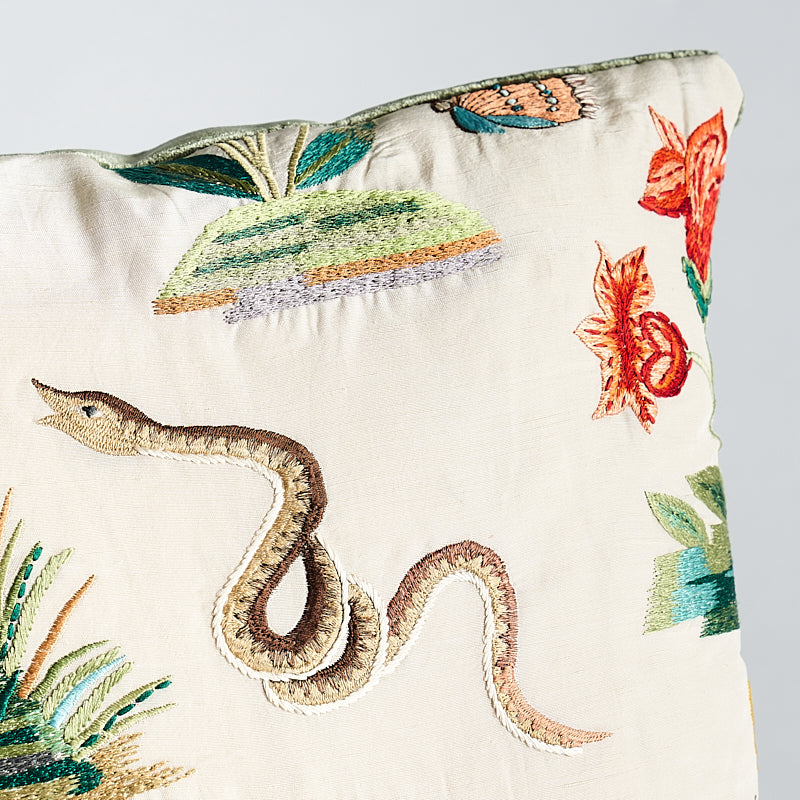 ROYAL SILK EMBROIDERY PILLOW Multi